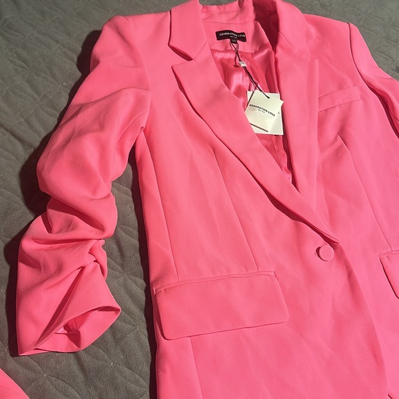 Generation Love Madison Crepe Blazer in Ultra Pink - Picture 6 of 7